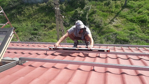 Рейкові оцинковані системи кріплень для сонячних панелей